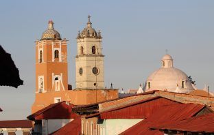 Real del Monte vivirá Desfile de Catrinas y Catrines