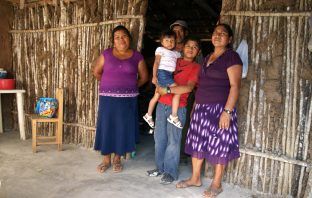 Al menos 250 mil hidalguenses viven en pobreza extrema: Coneval