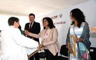 Reconoce Edda Vite a personal médico del DIFH