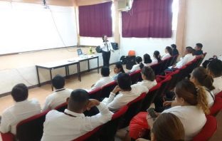 Capacitan a comunidad educativa de Tepehuacán sobre Autismo