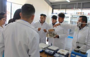 ITESHU impulsa la sostenibilidad con la Ingeniería en Energías Renovables